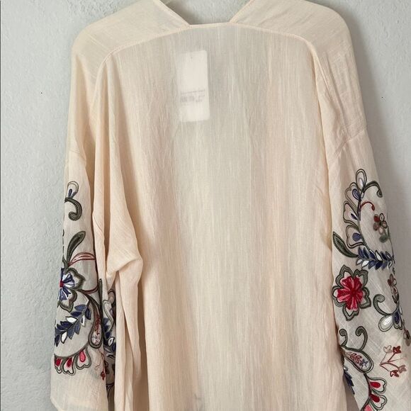 NWT Madam Butterfly Linen Floral Embroidered Kimono Cardigan Cream One Size - Picture 8 of 14